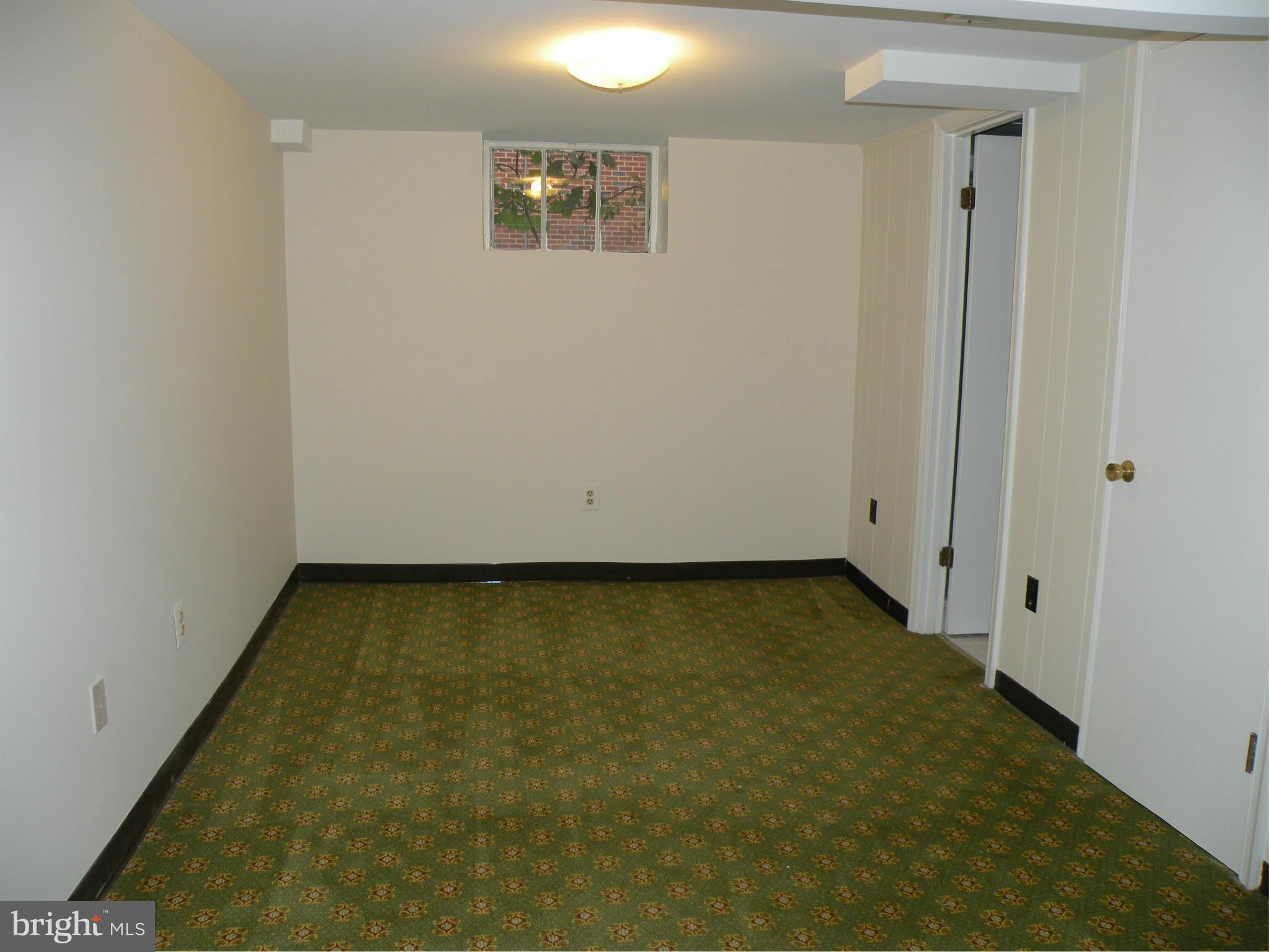 BEVERLY HILLS - Residential Lease