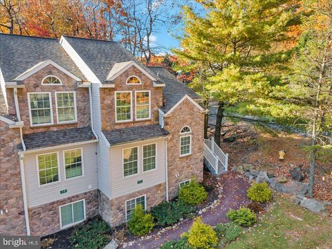 Townhouse For Sale - 12 Beachwood Court<br/> Carbon County, LAKE HARMONY, PA 18624