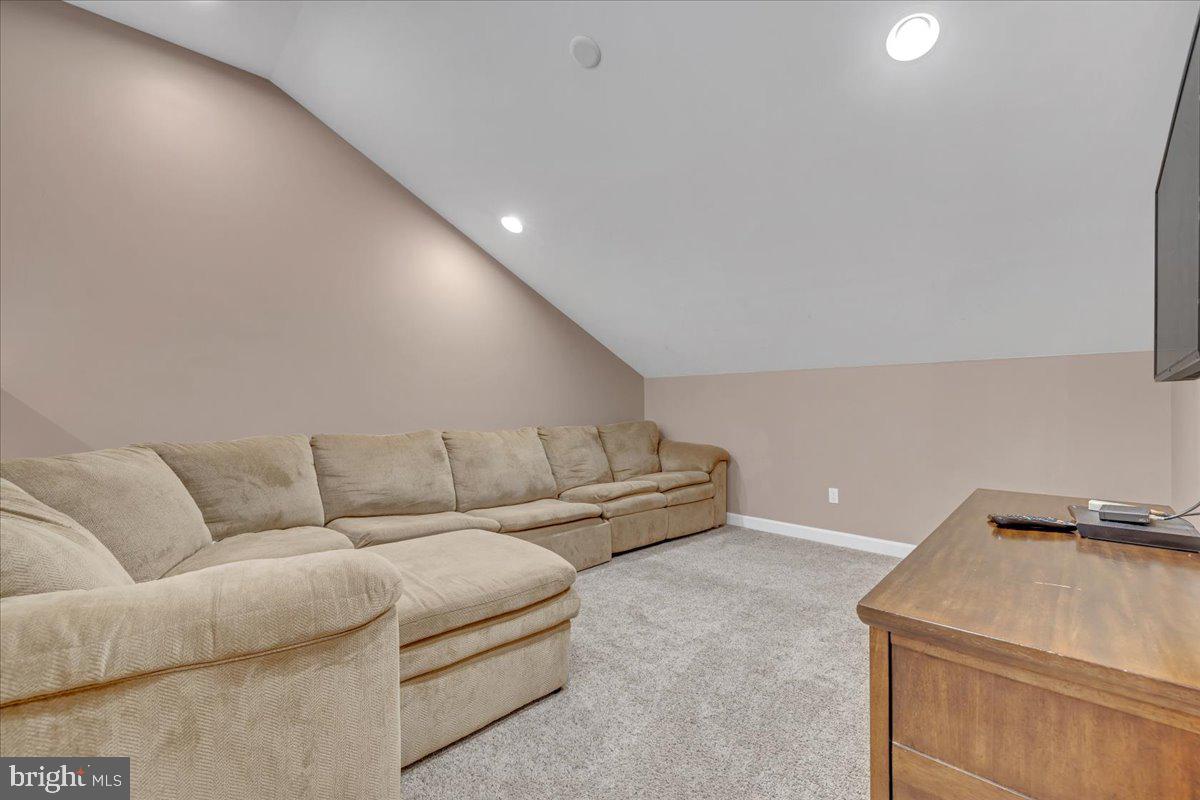 LAURELWOODS - Residential