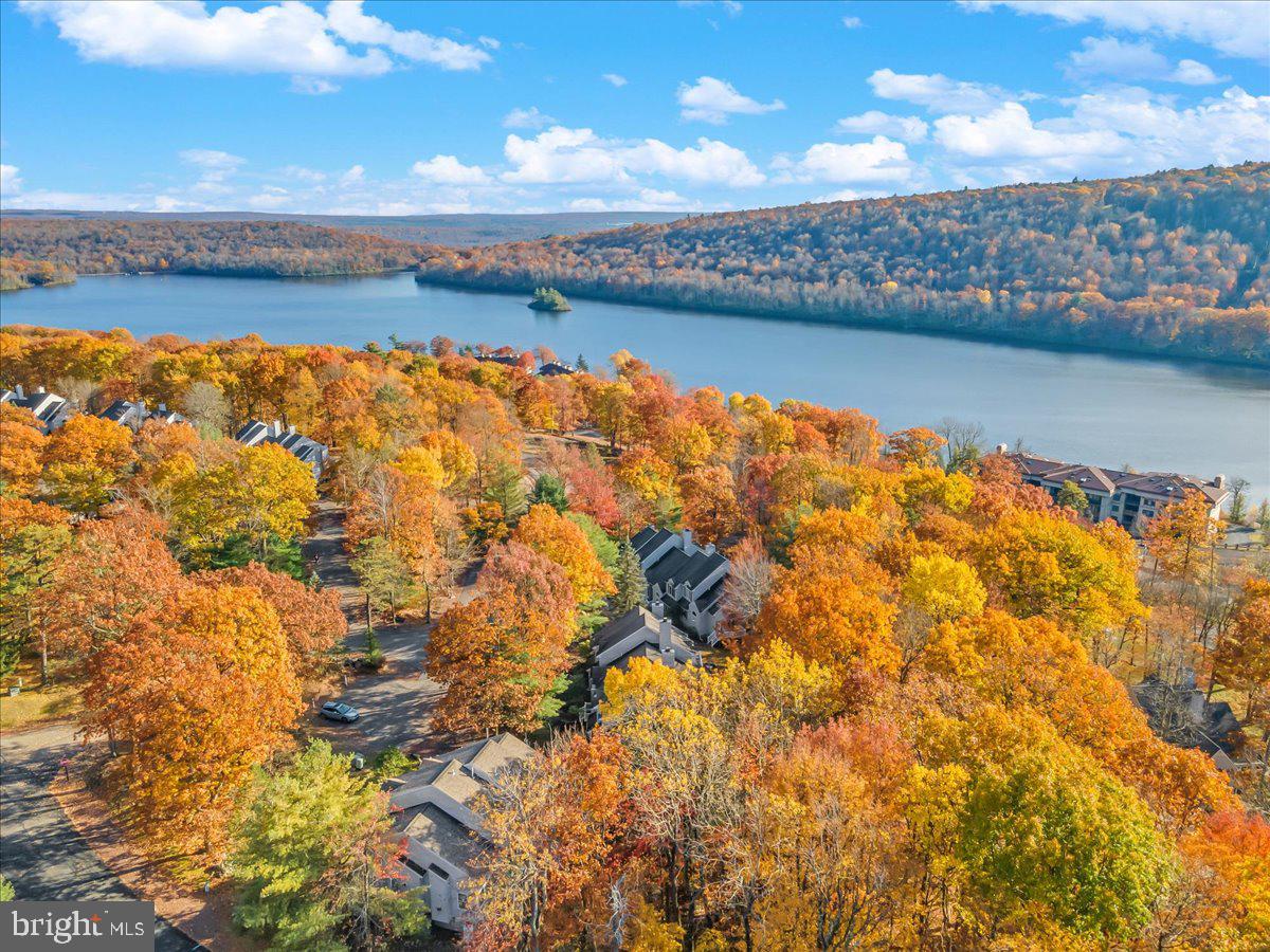 LAURELWOODS - Residential