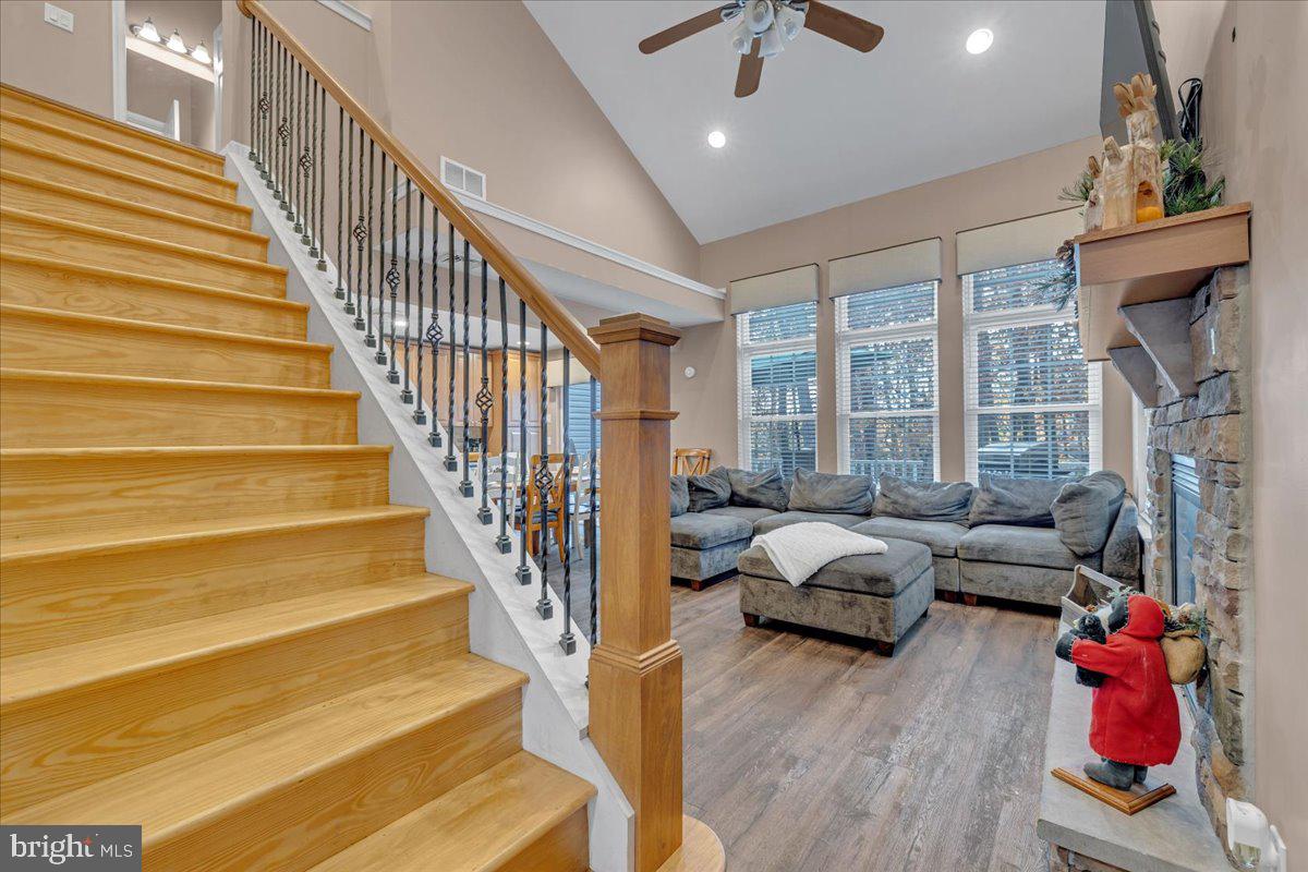 LAURELWOODS - Residential