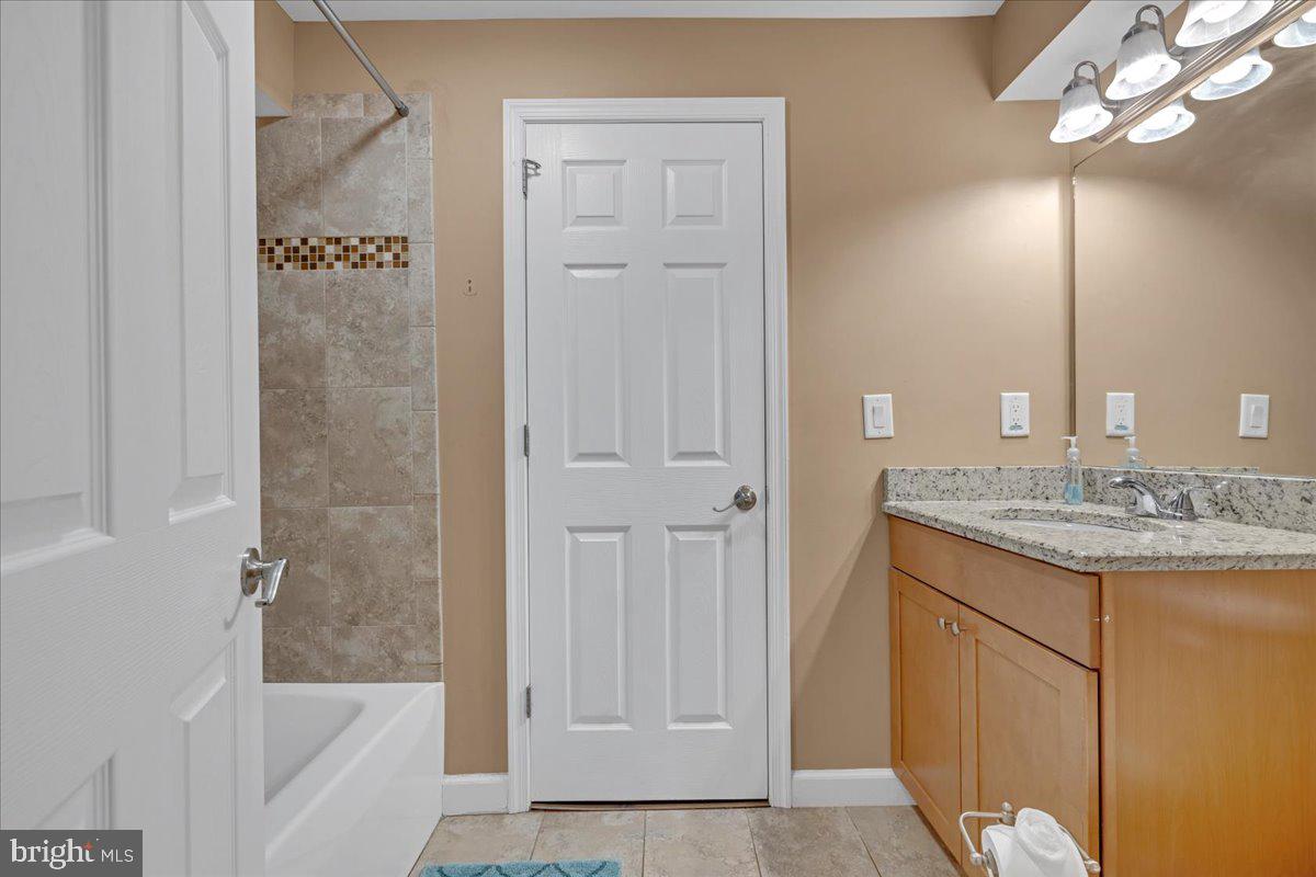 LAURELWOODS - Residential