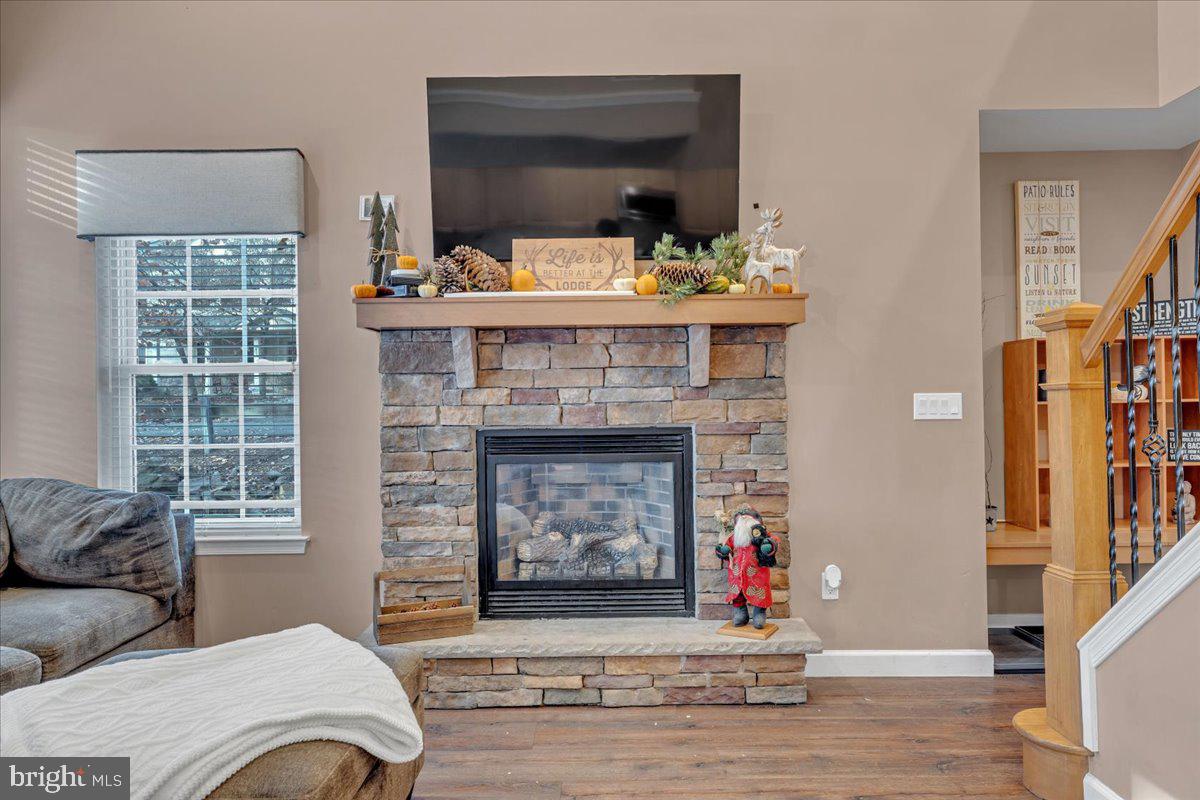 LAURELWOODS - Residential