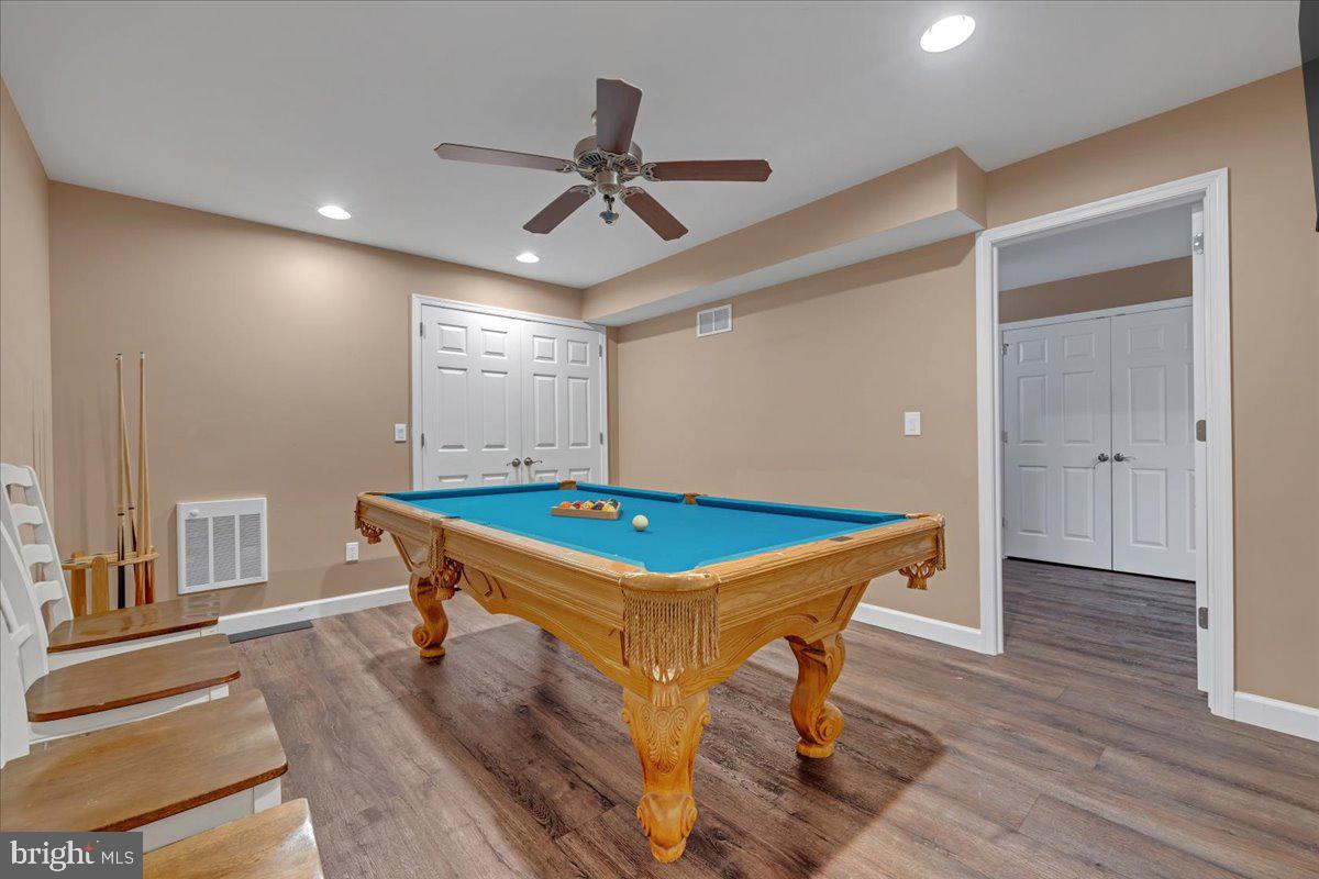 LAURELWOODS - Residential