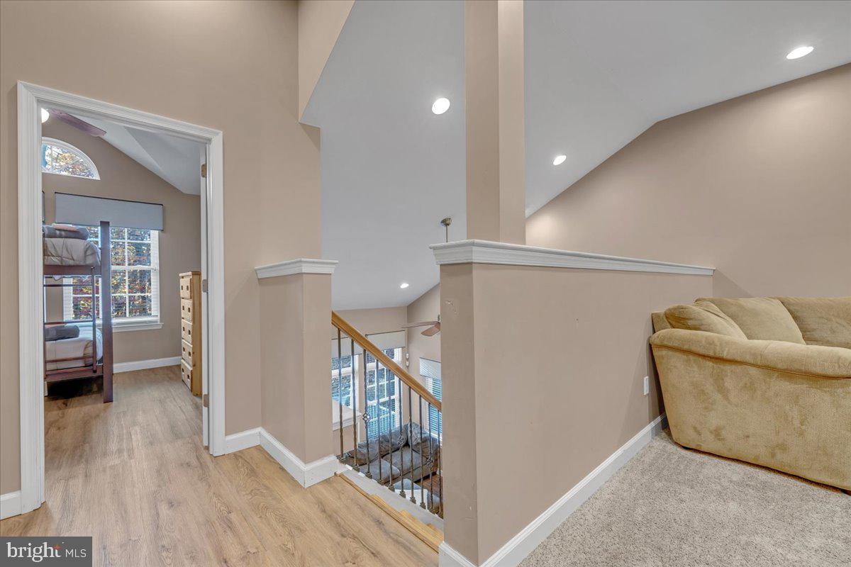 LAURELWOODS - Residential