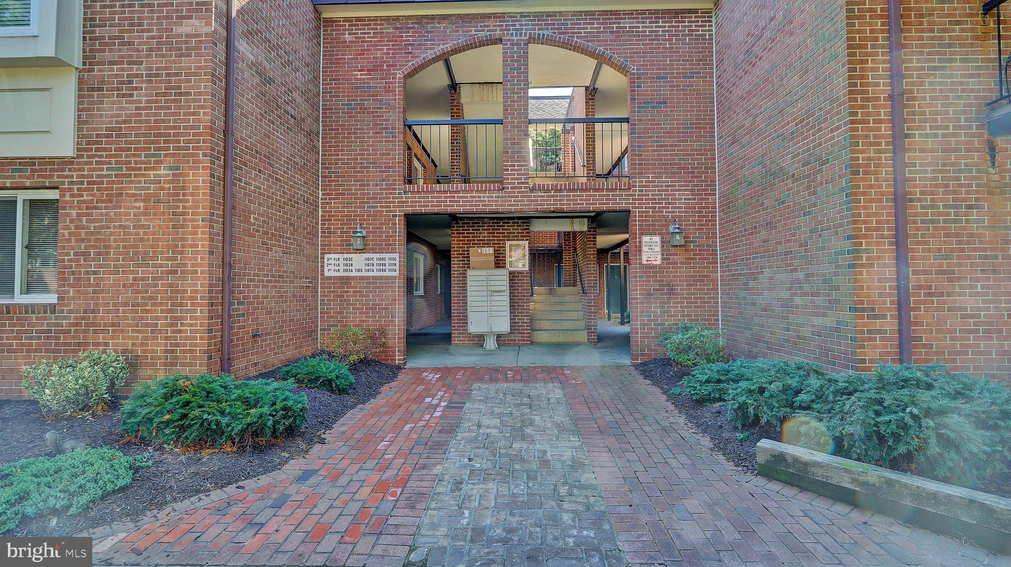 OLD BALLSTON TOWN - Residential Lease