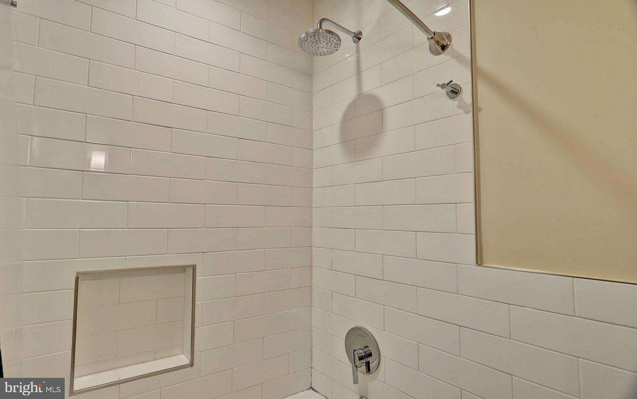 OLD BALLSTON TOWN - Residential Lease