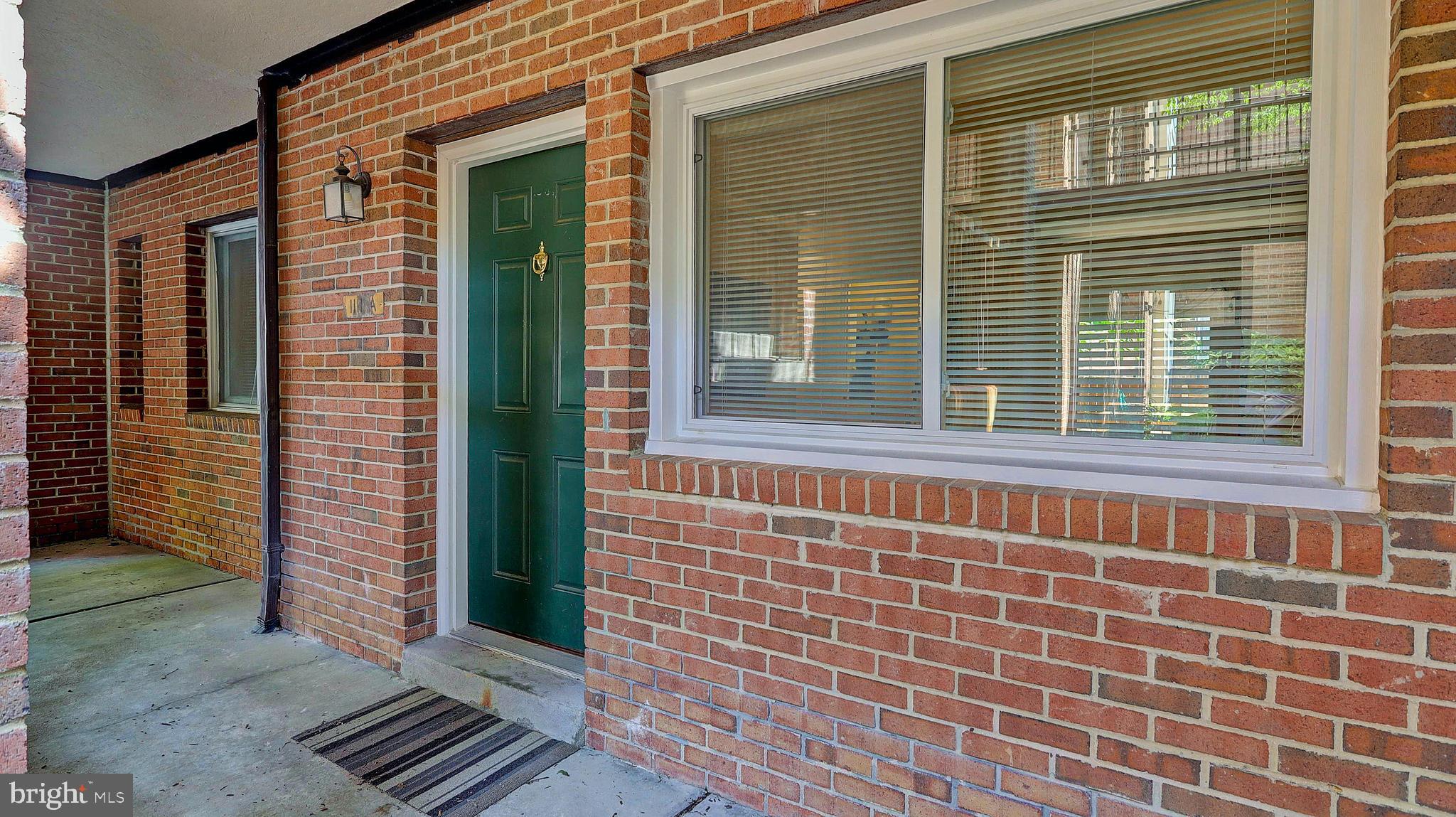 OLD BALLSTON TOWN - Residential Lease