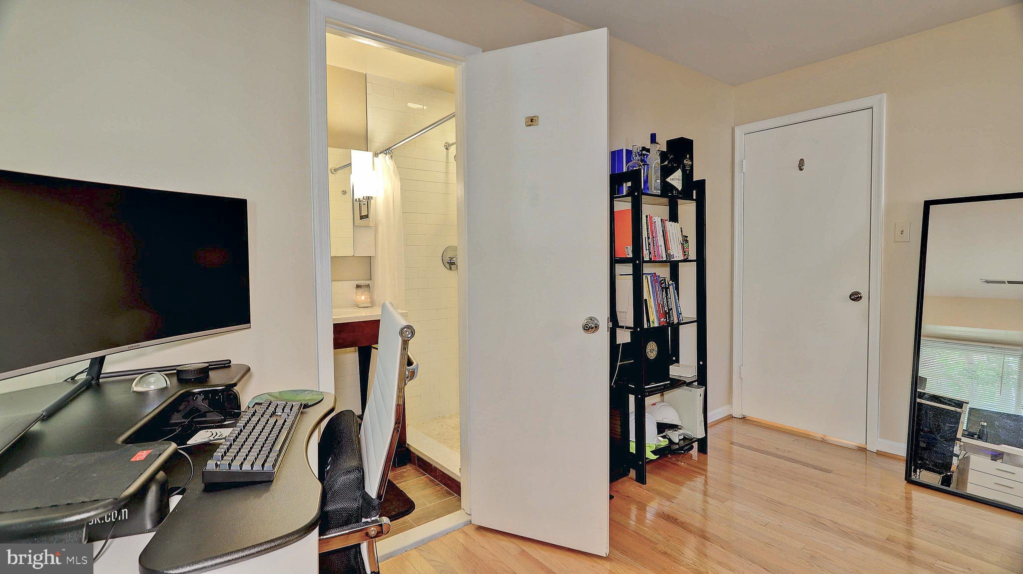 OLD BALLSTON TOWN - Residential Lease