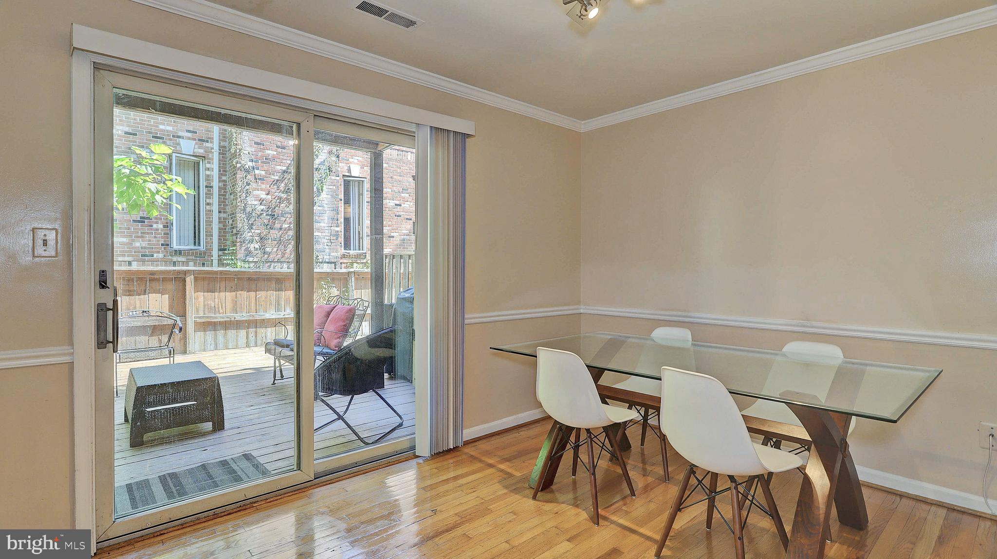 OLD BALLSTON TOWN - Residential Lease