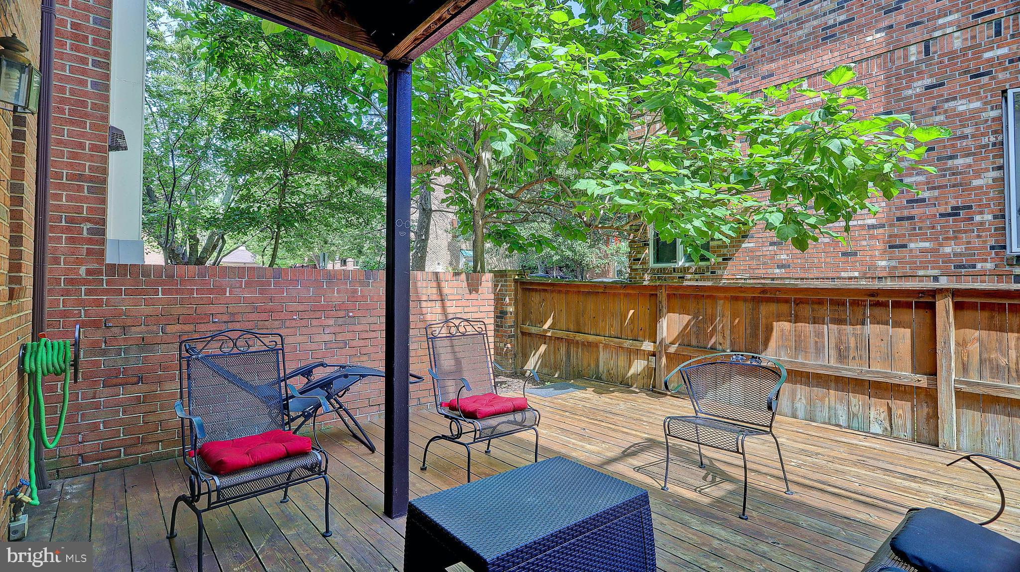 OLD BALLSTON TOWN - Residential Lease