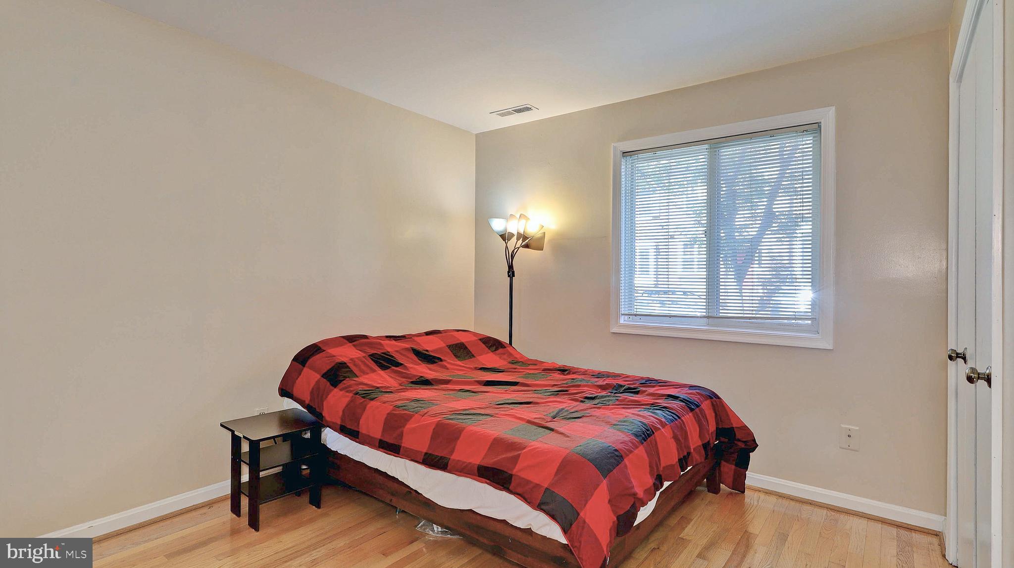 OLD BALLSTON TOWN - Residential Lease