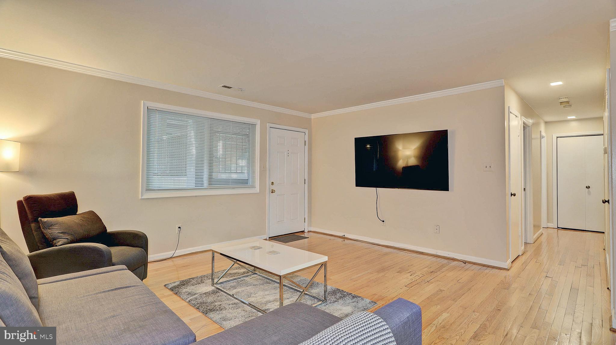 OLD BALLSTON TOWN - Residential Lease