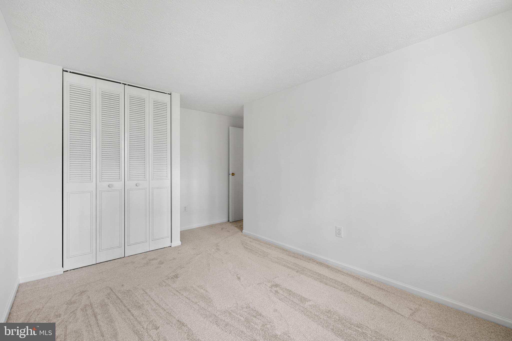 OAKMONT - Residential