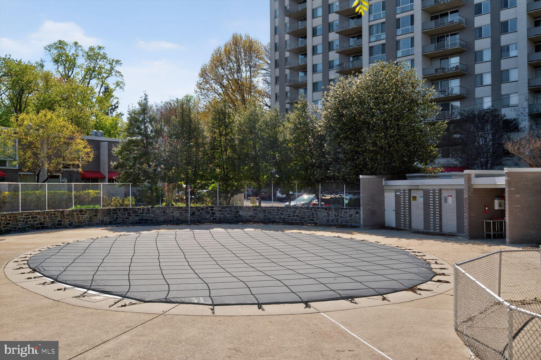 WHITEHALL - Residential