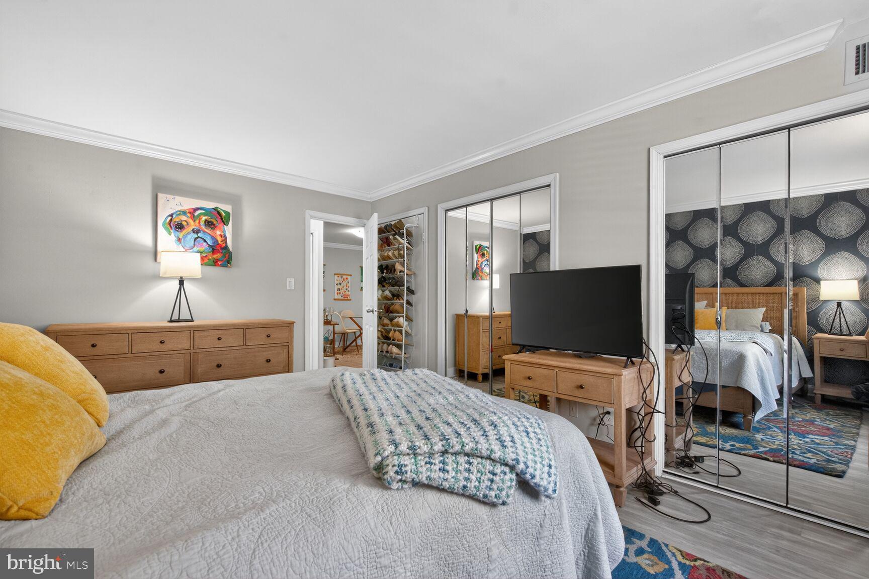 WHITEHALL - Residential