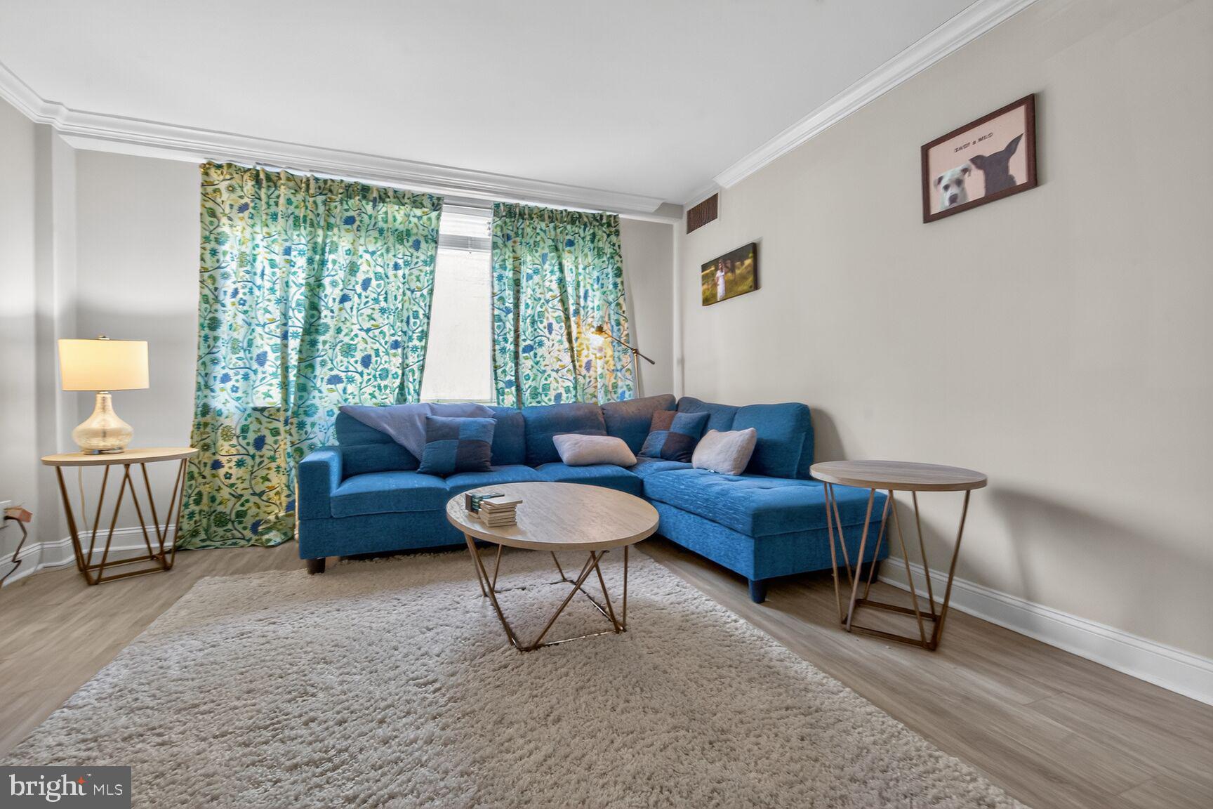 WHITEHALL - Residential