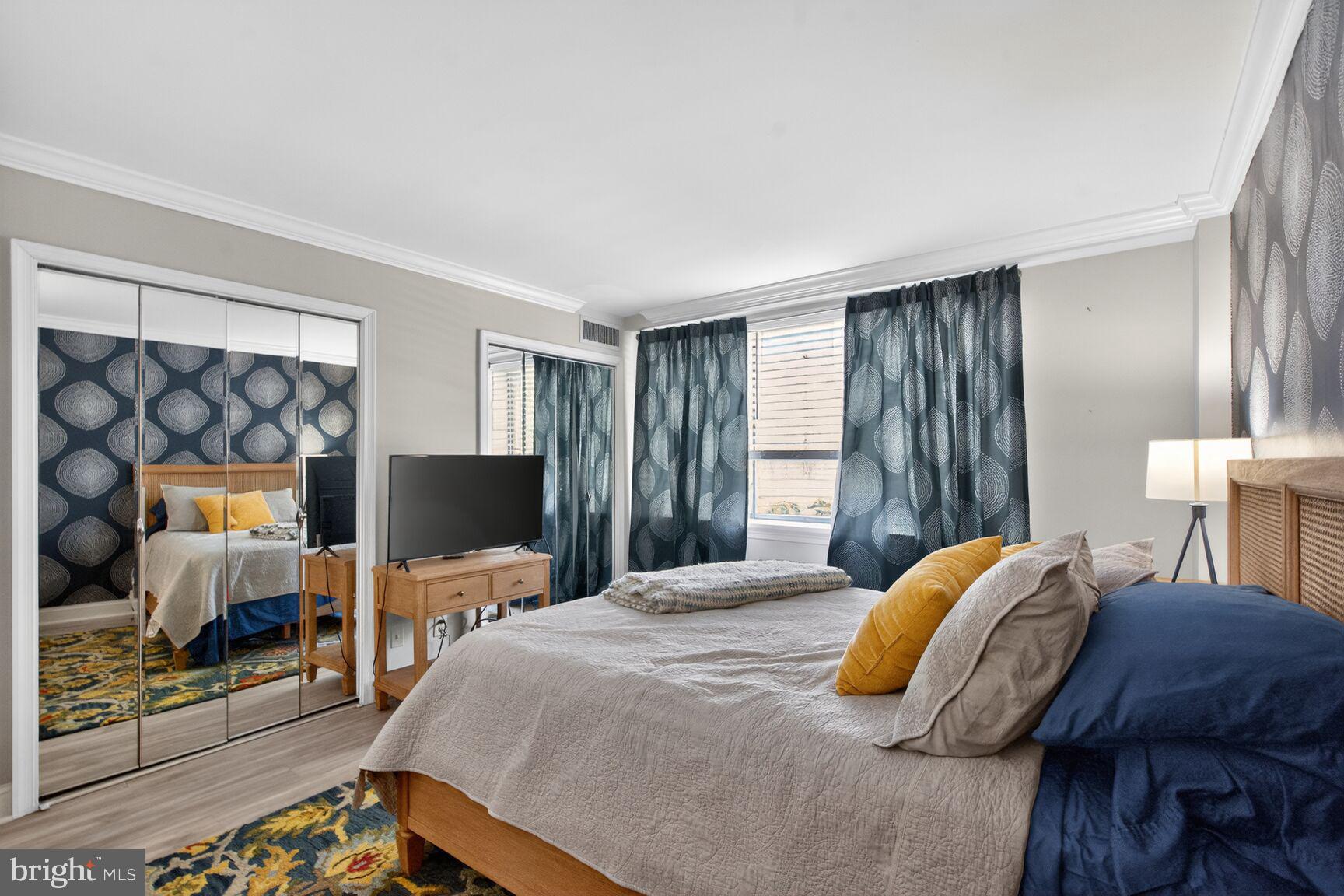 WHITEHALL - Residential