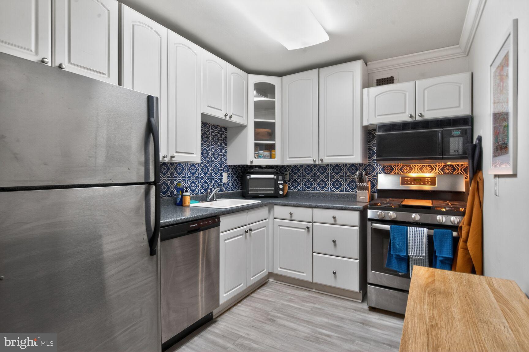 WHITEHALL - Residential