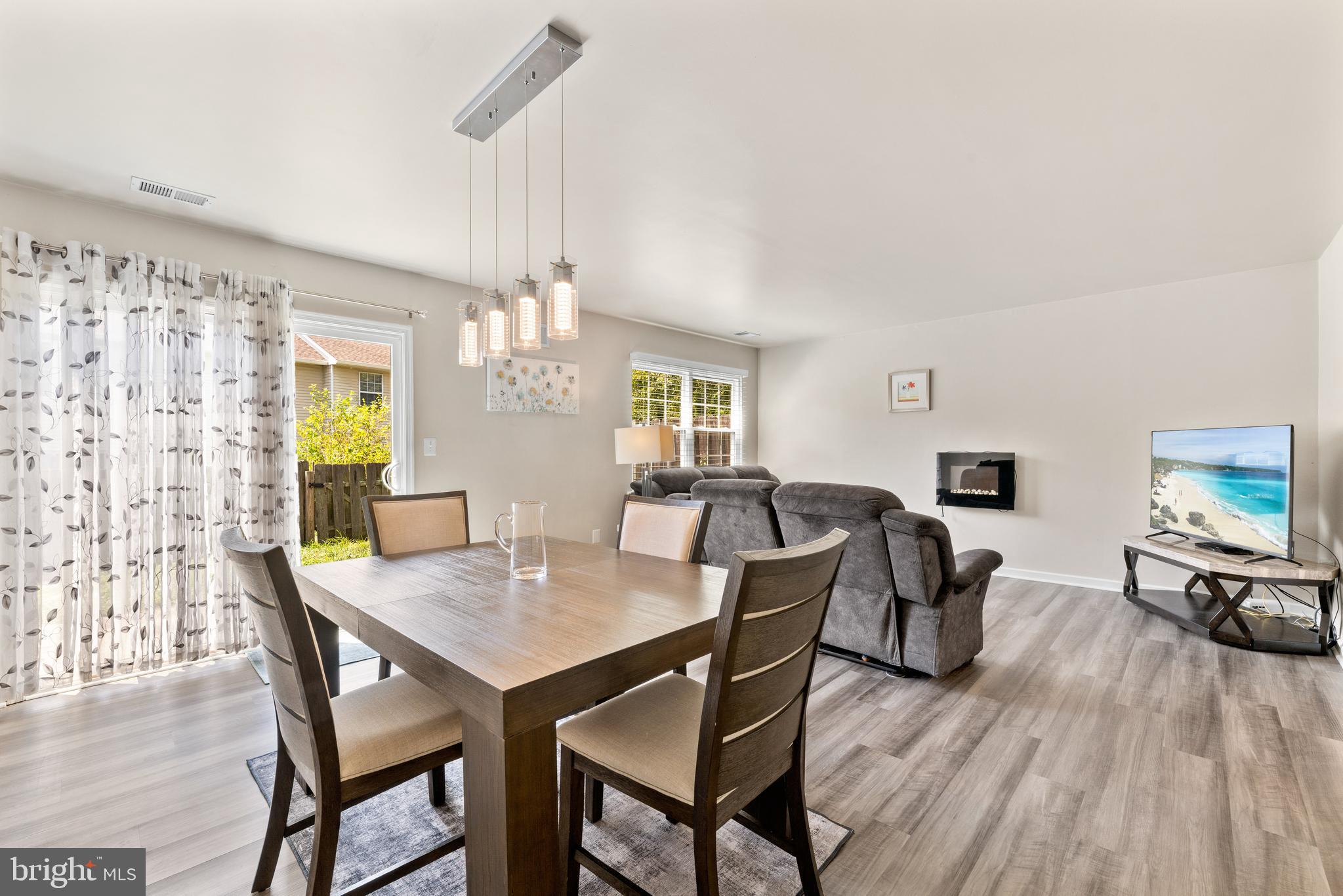 4 DEERFIELD COURT
