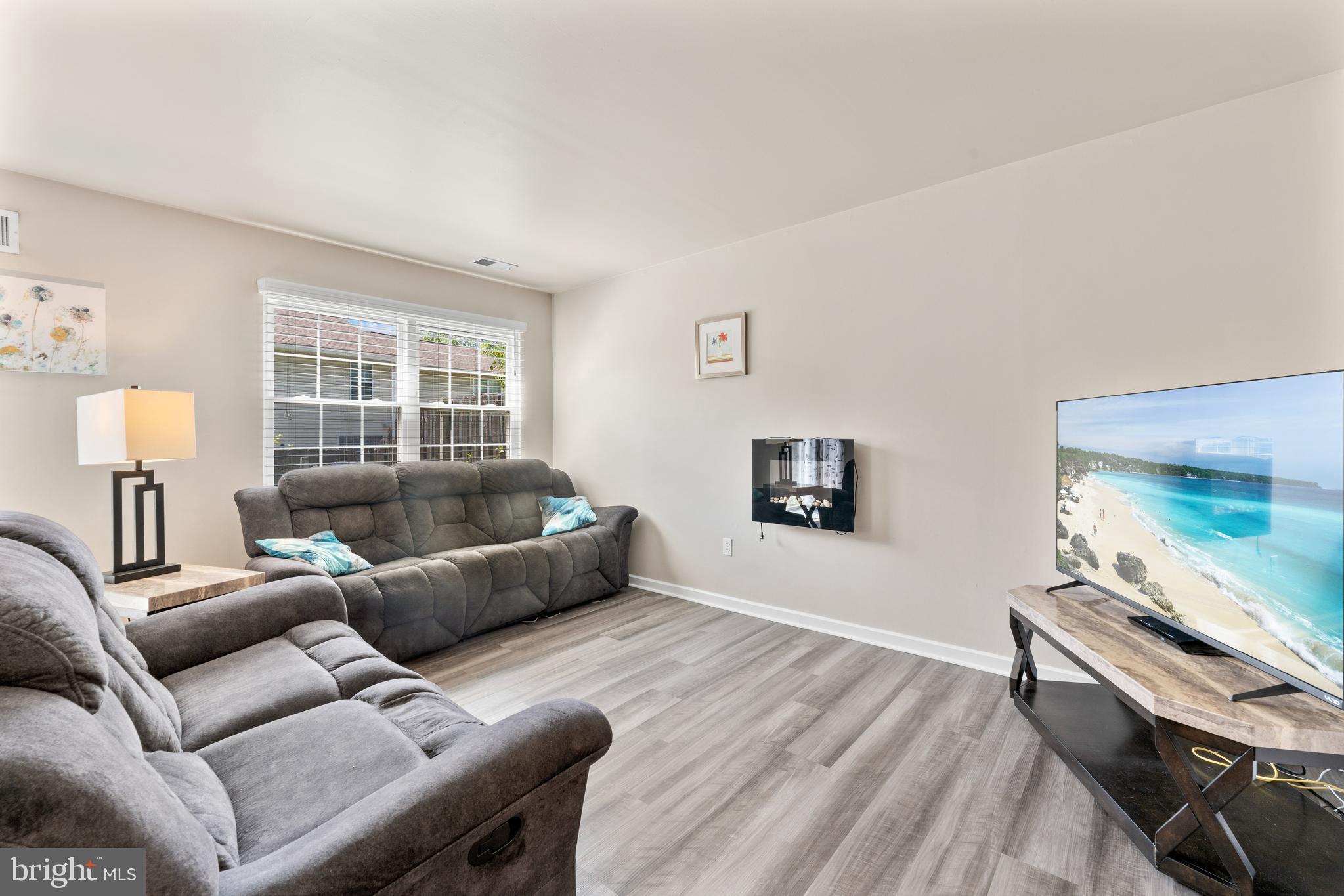 4 DEERFIELD COURT