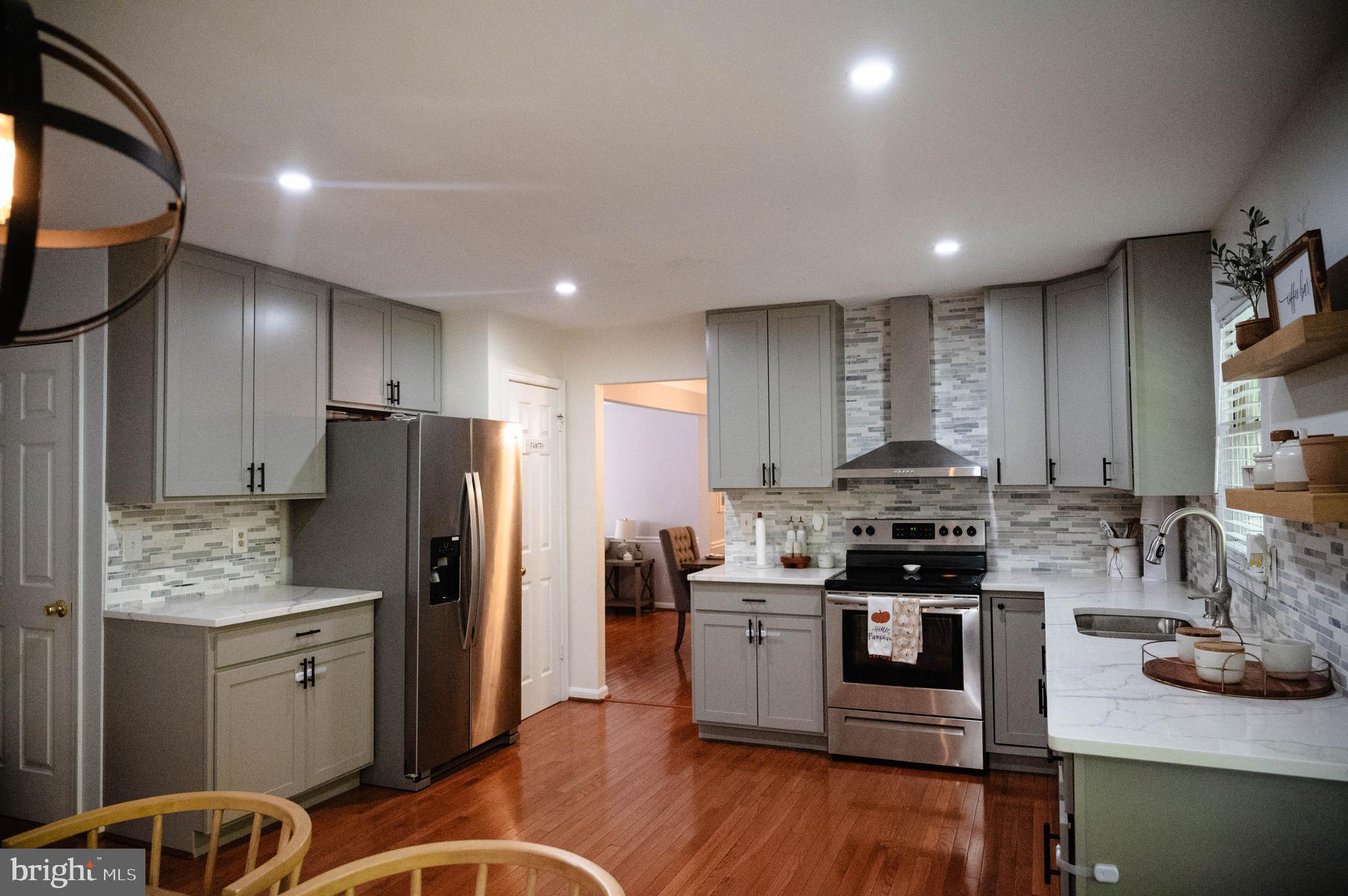 14104 PLEASANT VIEW DRIVE
