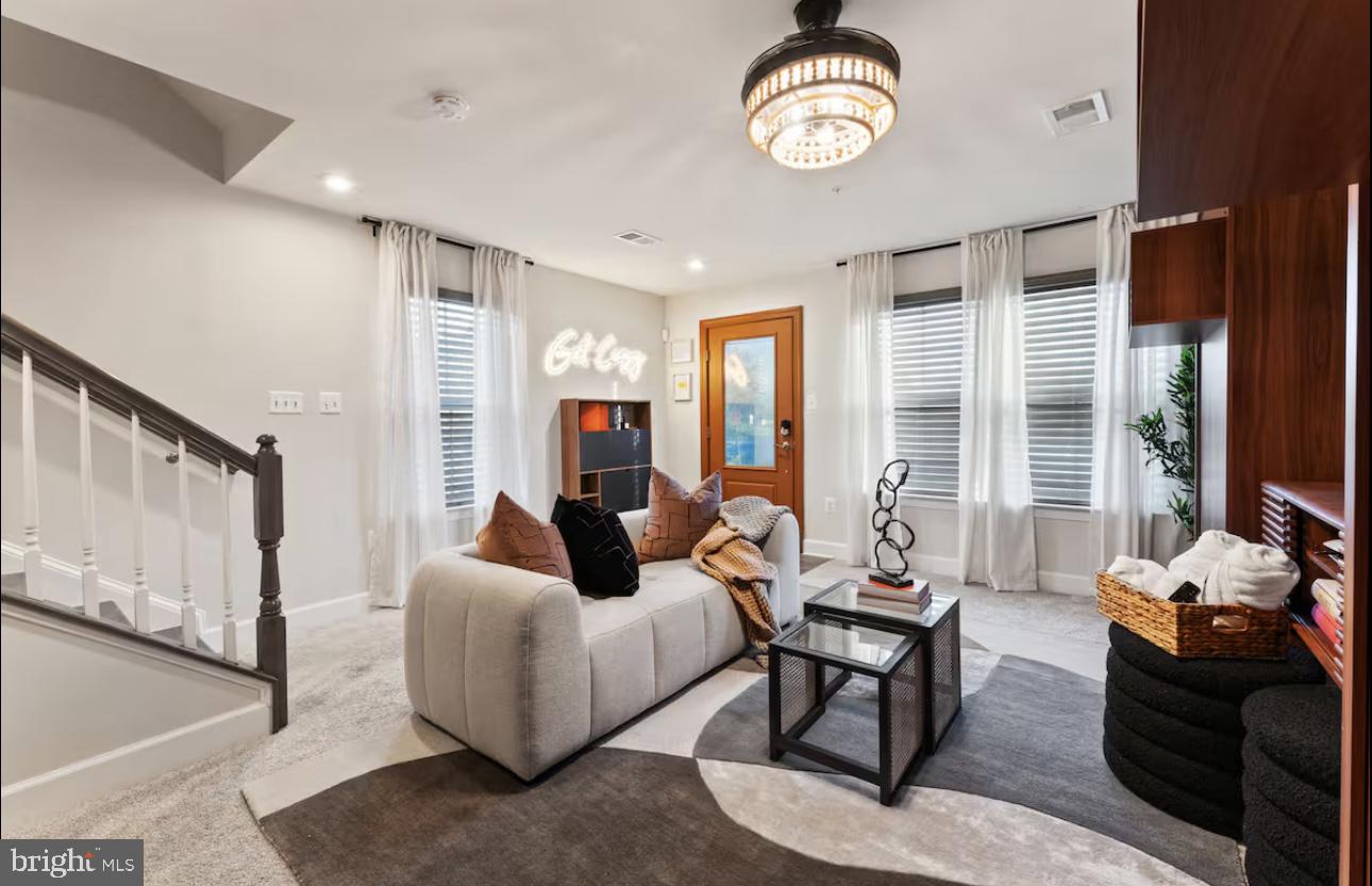 CAPITAL COURT - Residential Lease