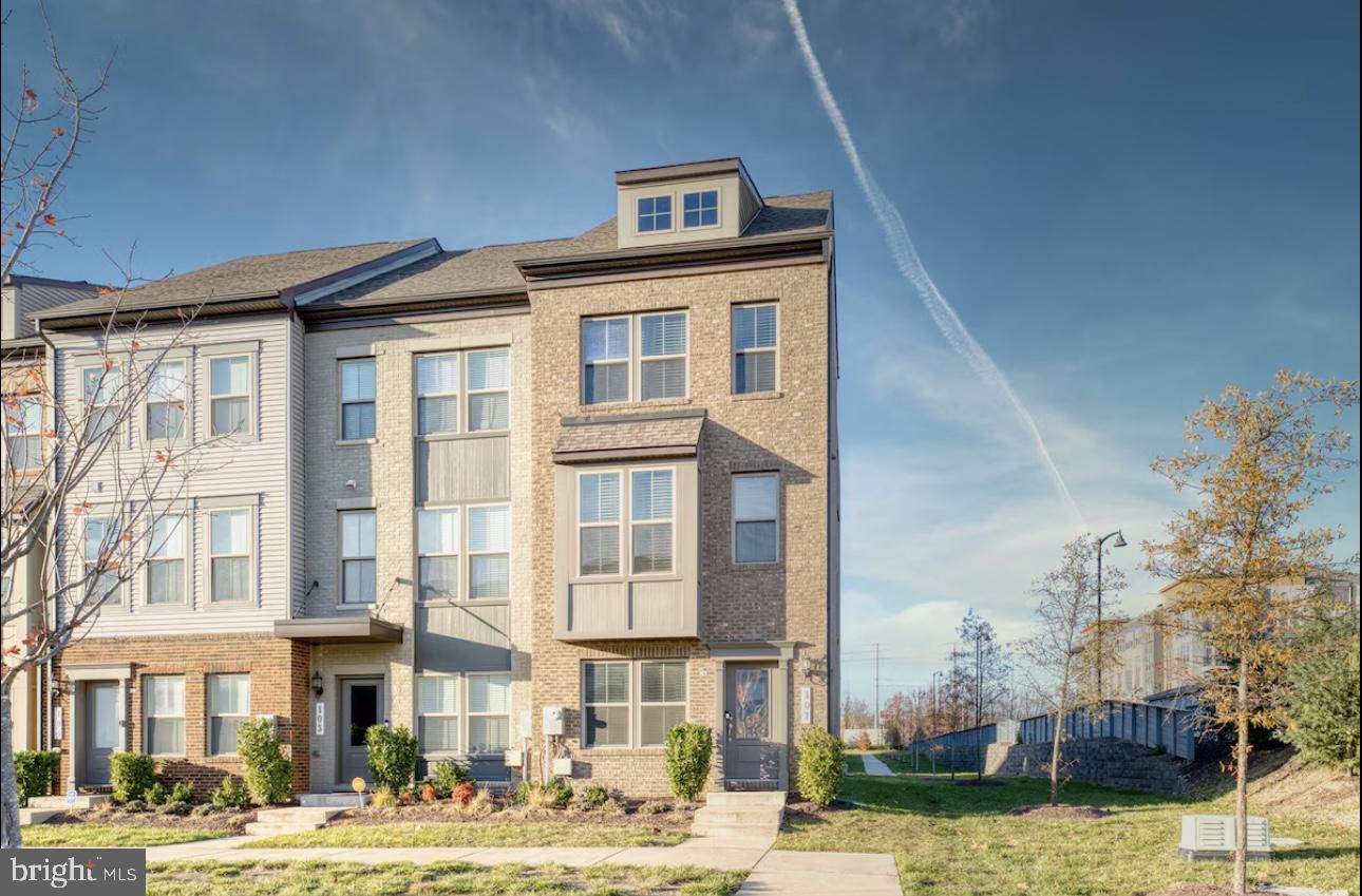 CAPITAL COURT - Residential Lease