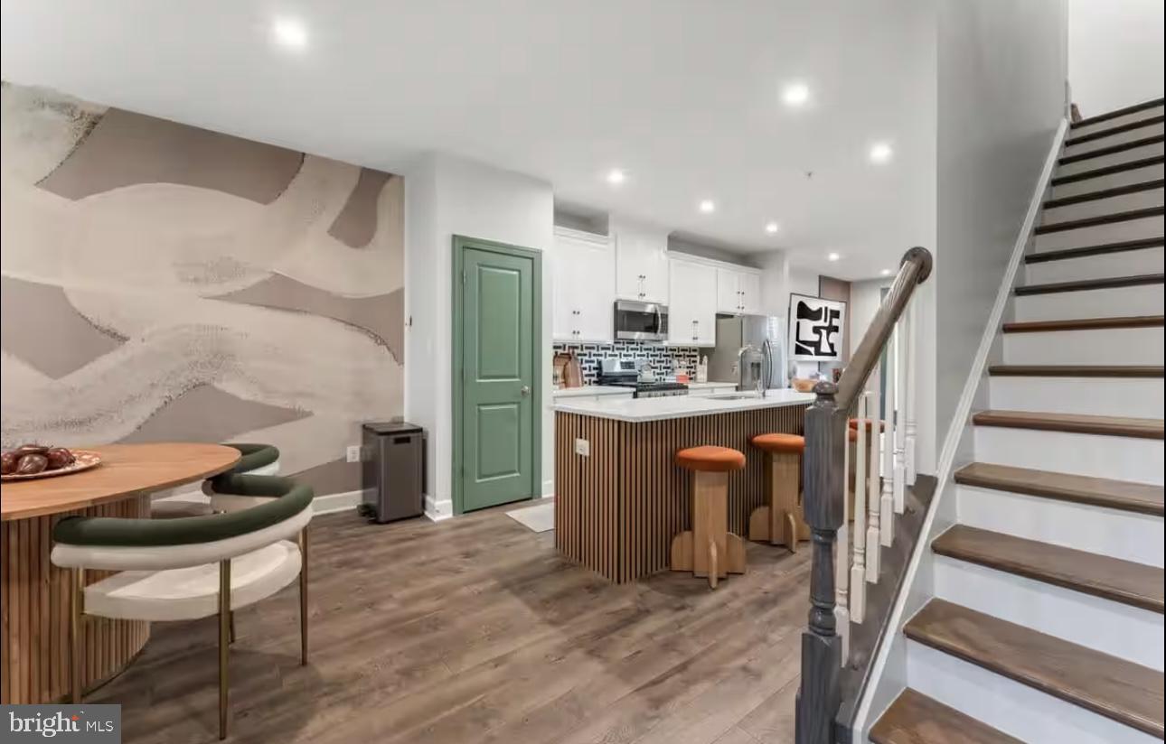 CAPITAL COURT - Residential Lease