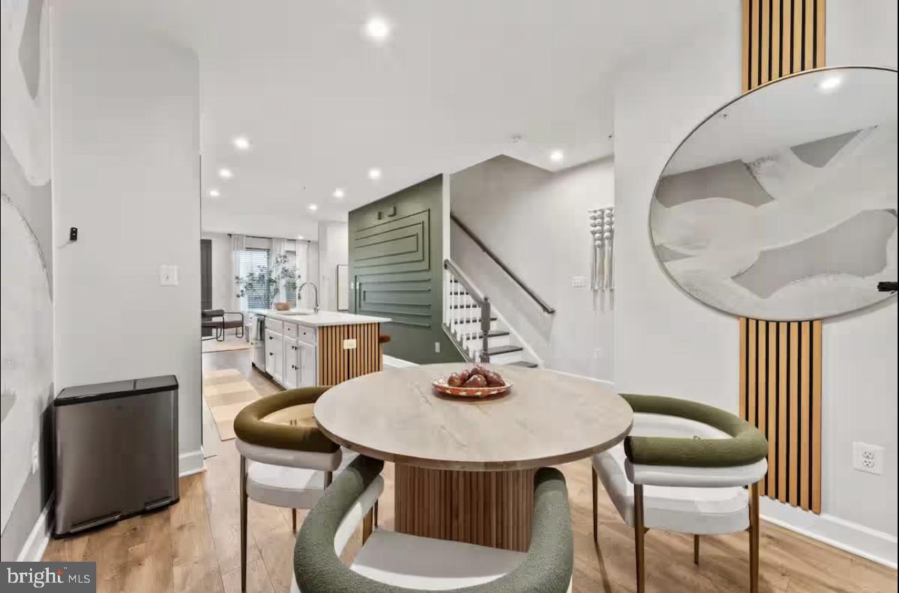 CAPITAL COURT - Residential Lease