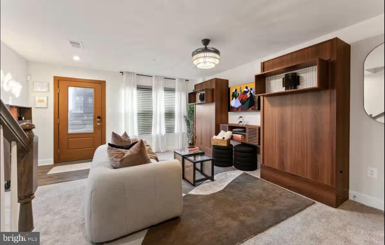 CAPITAL COURT - Residential Lease