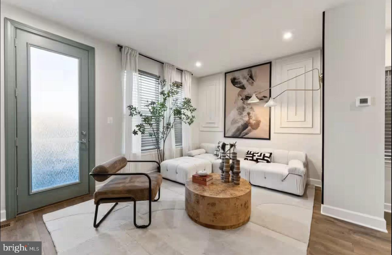 CAPITAL COURT - Residential Lease