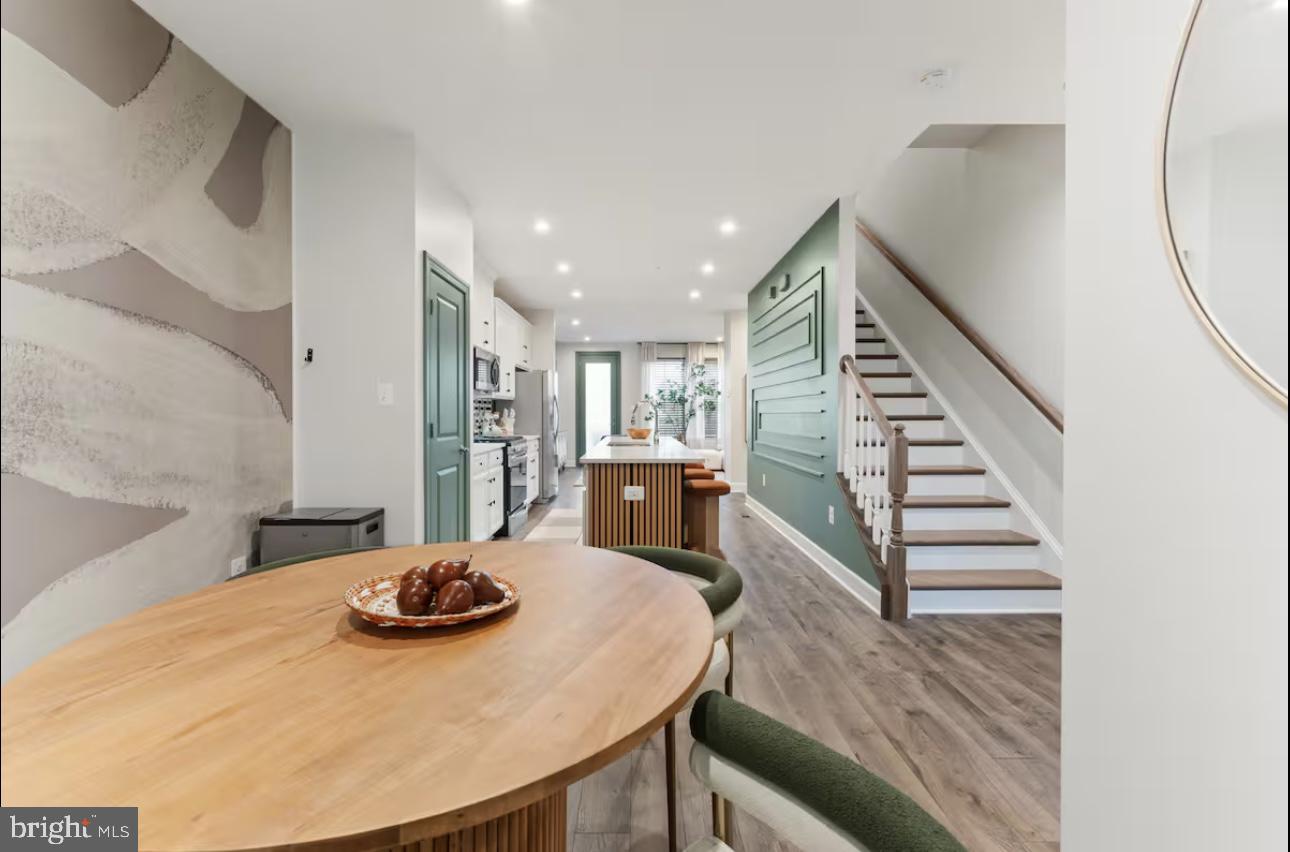 CAPITAL COURT - Residential Lease