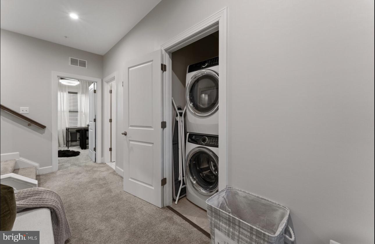 CAPITAL COURT - Residential Lease