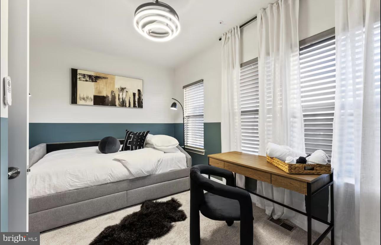 CAPITAL COURT - Residential Lease