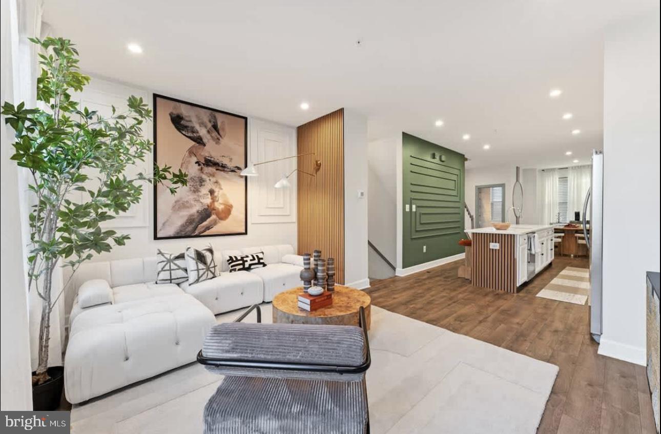 CAPITAL COURT - Residential Lease