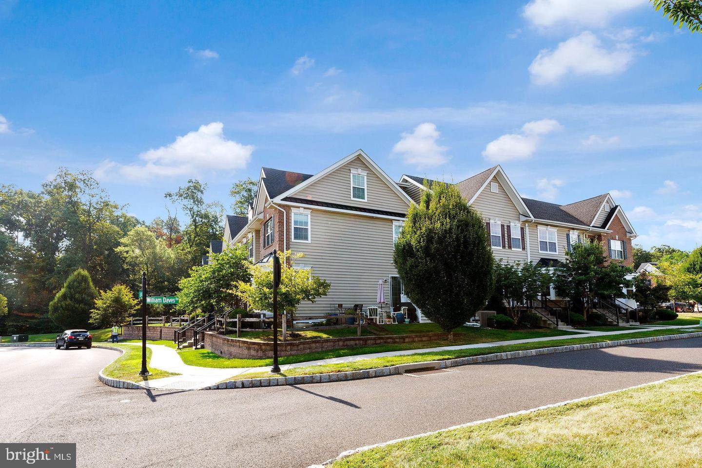 CARRIAGE HILL - Residential Lease