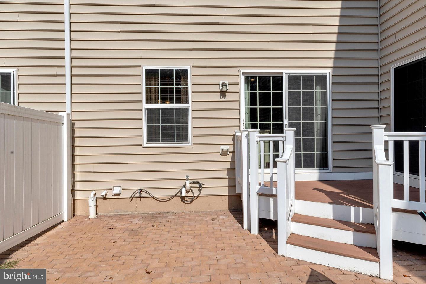 CARRIAGE HILL - Residential Lease