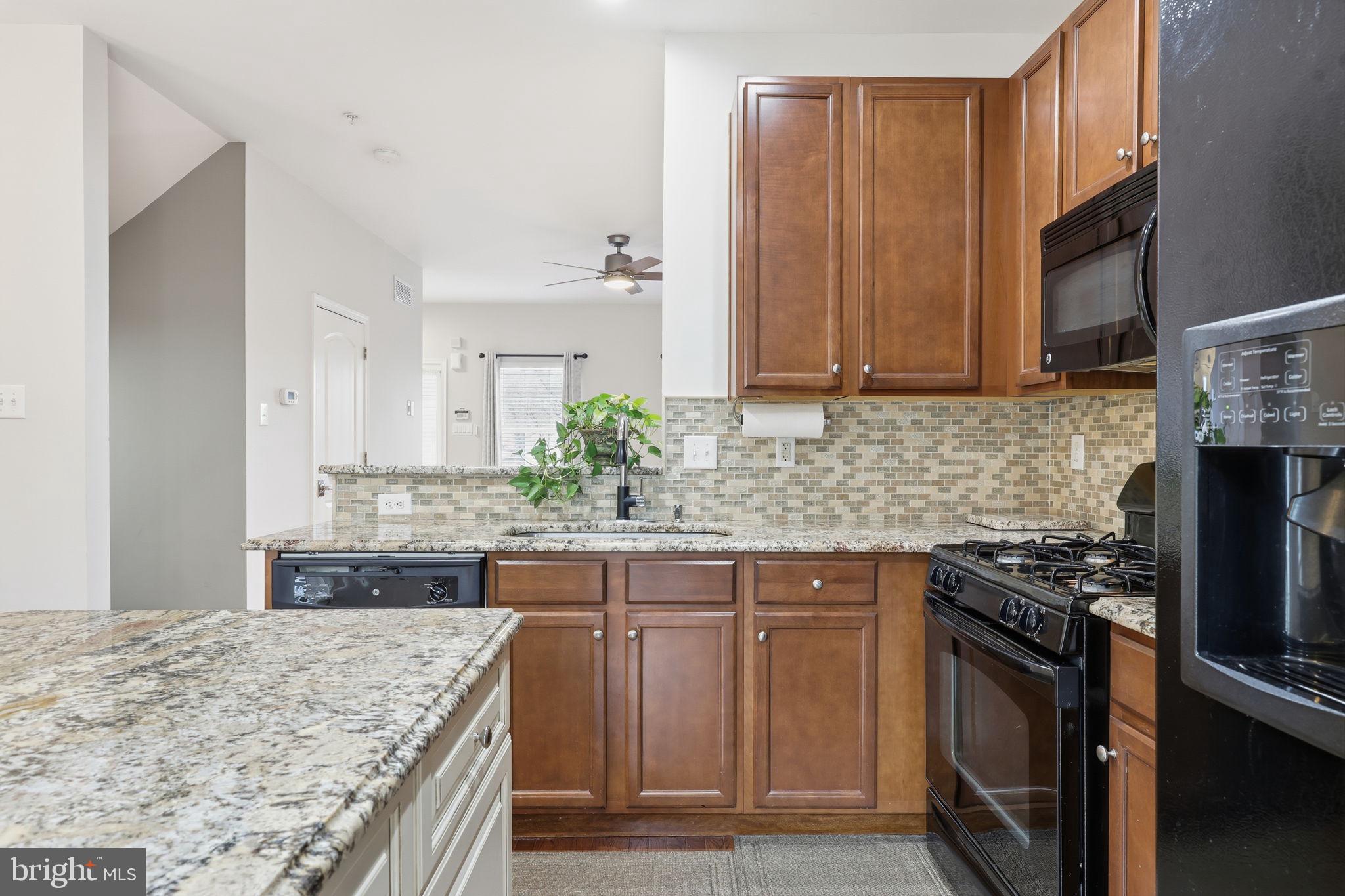 CARRIAGE HILL - Residential Lease