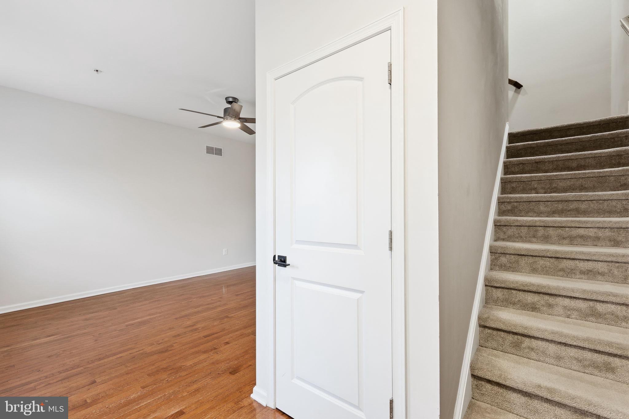 CARRIAGE HILL - Residential Lease