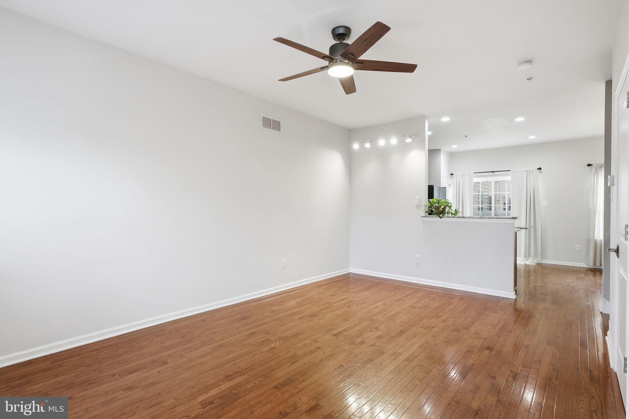 CARRIAGE HILL - Residential Lease