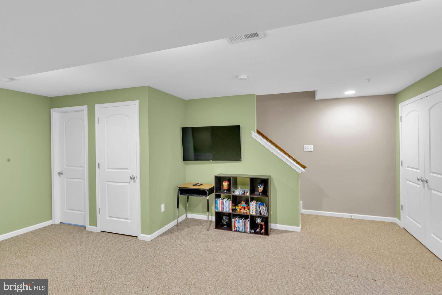 CARRIAGE HILL - Residential Lease