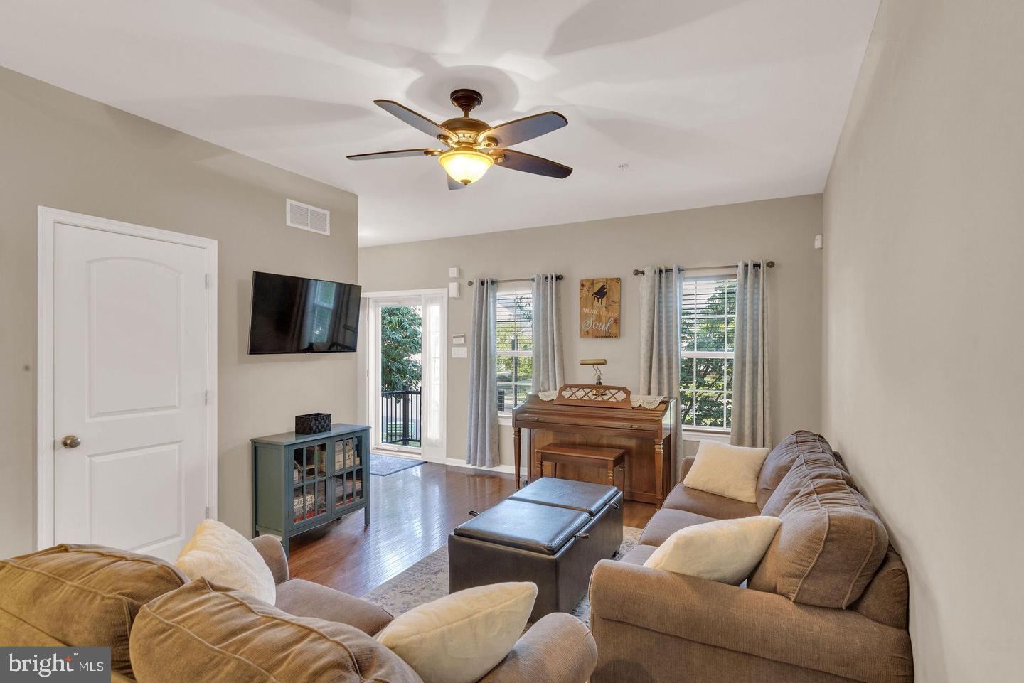 CARRIAGE HILL - Residential Lease