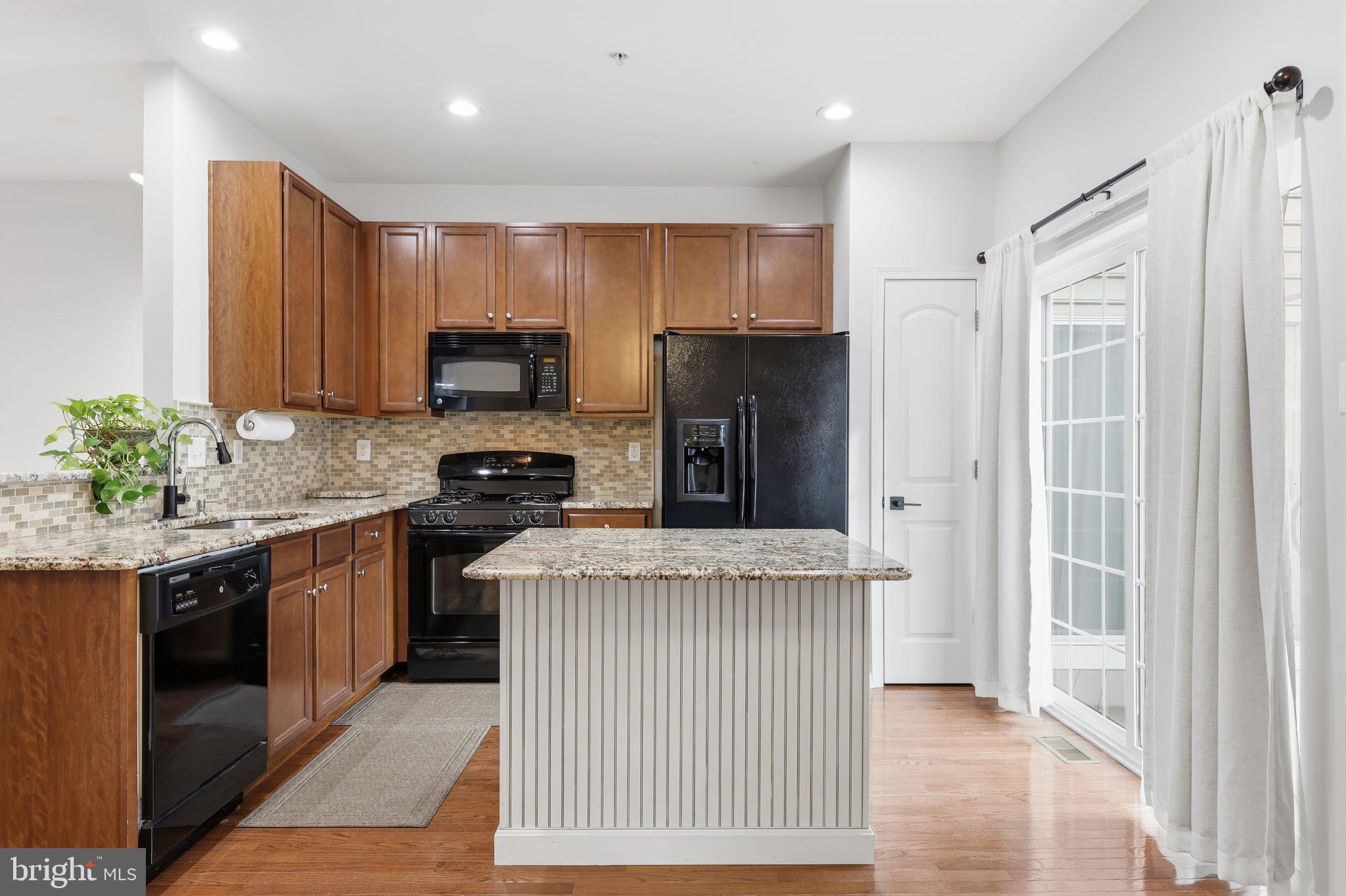 CARRIAGE HILL - Residential Lease