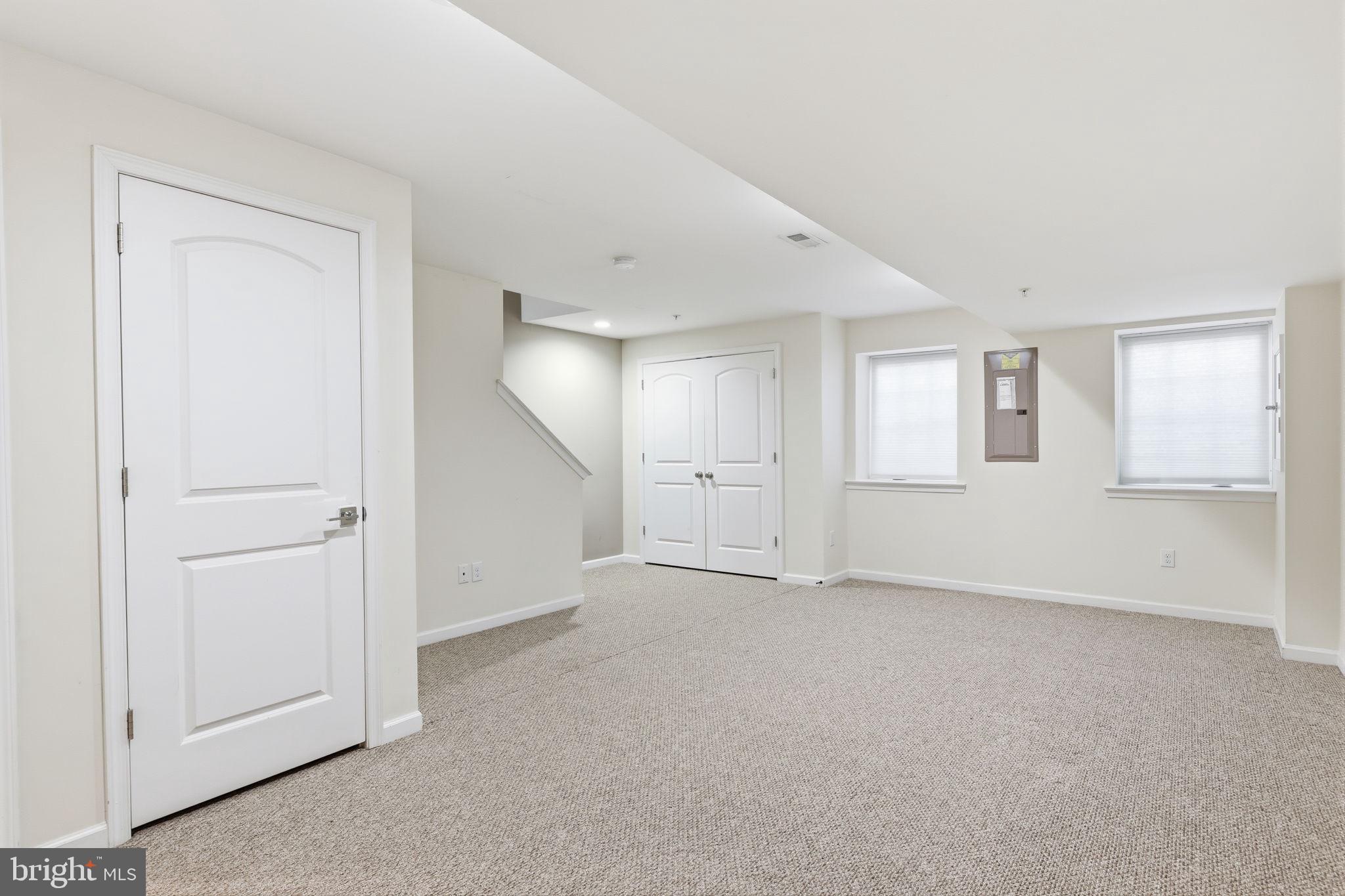 CARRIAGE HILL - Residential Lease