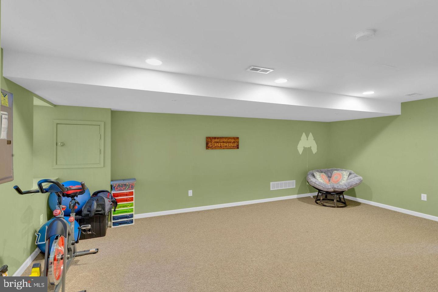 CARRIAGE HILL - Residential Lease