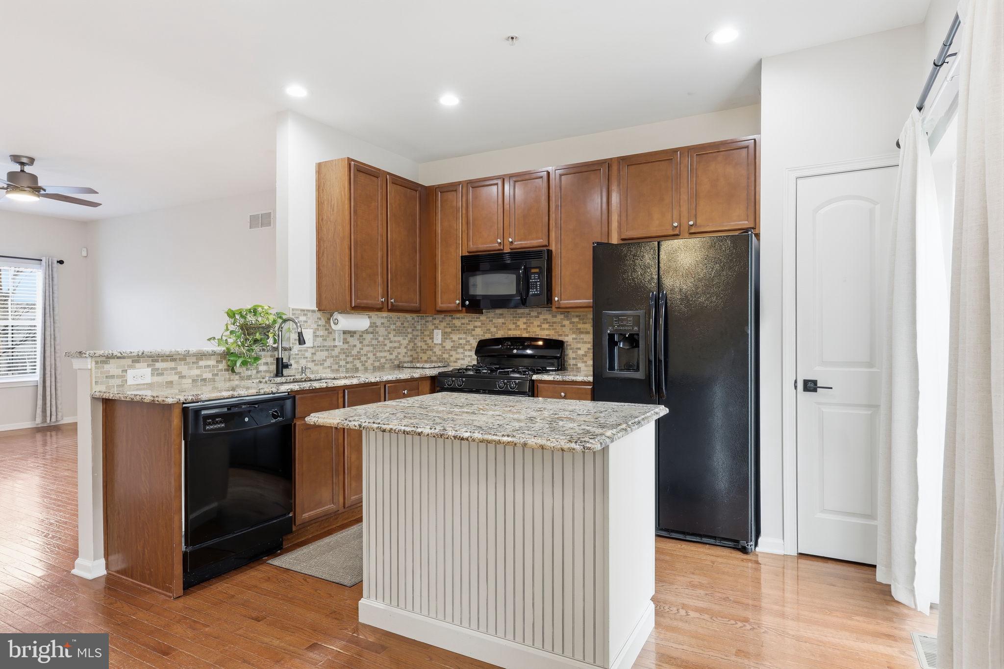 CARRIAGE HILL - Residential Lease