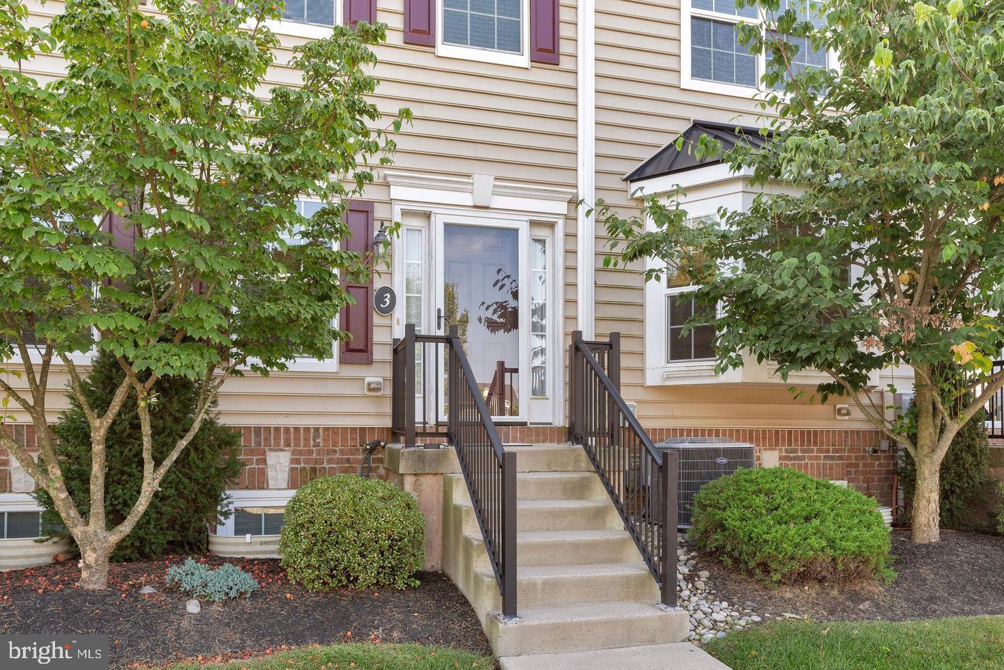 CARRIAGE HILL - Residential Lease