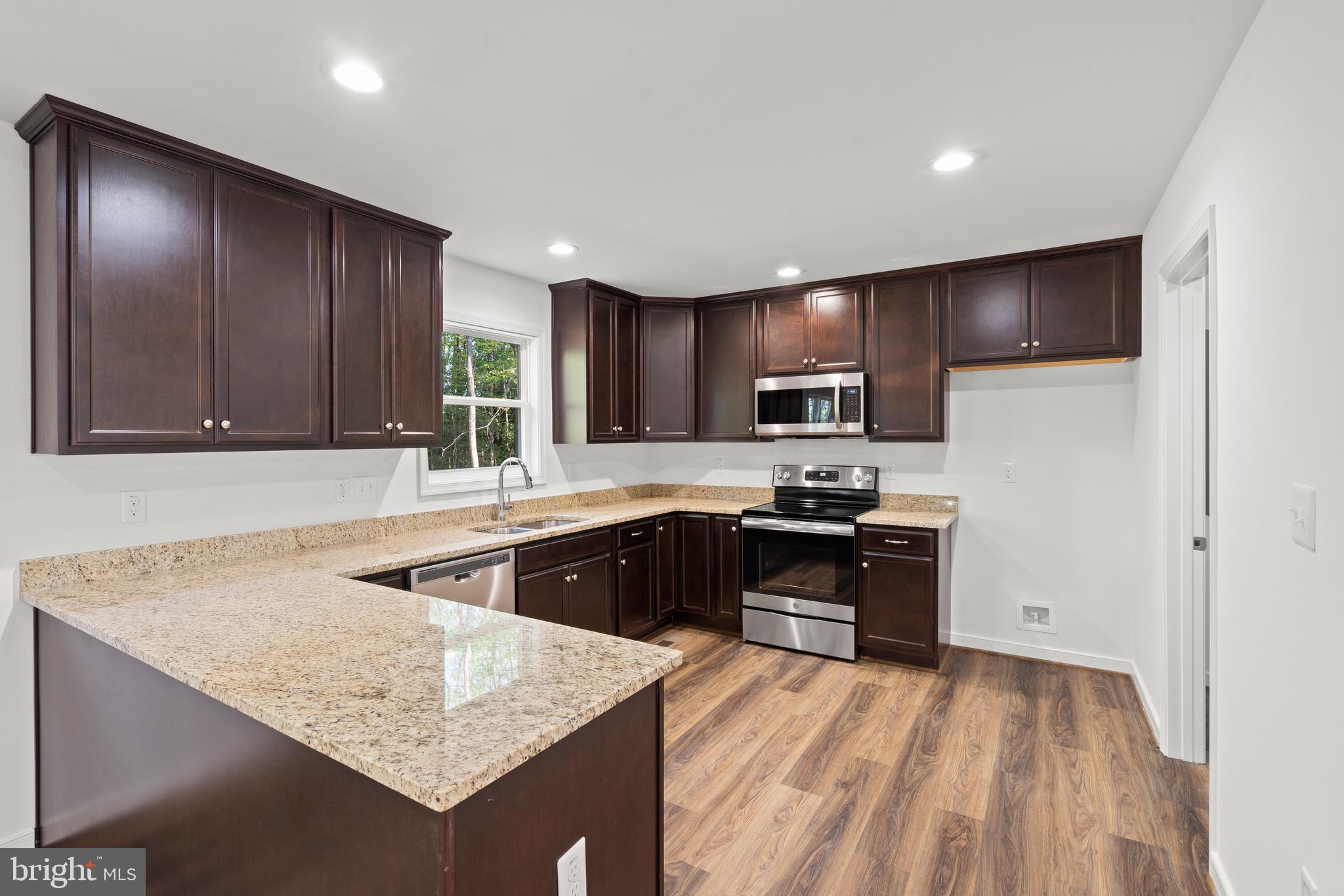 BOTH WATERS ESTATES - Residential