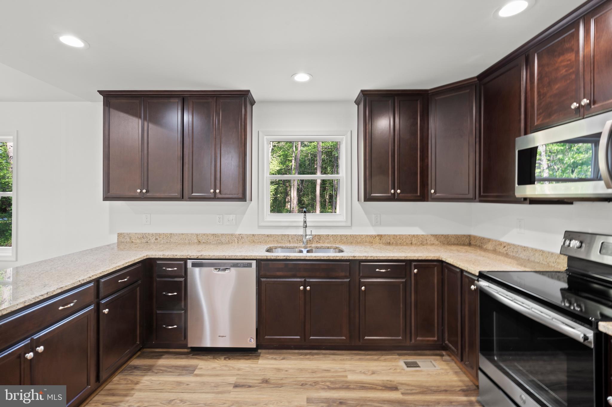 BOTH WATERS ESTATES - Residential